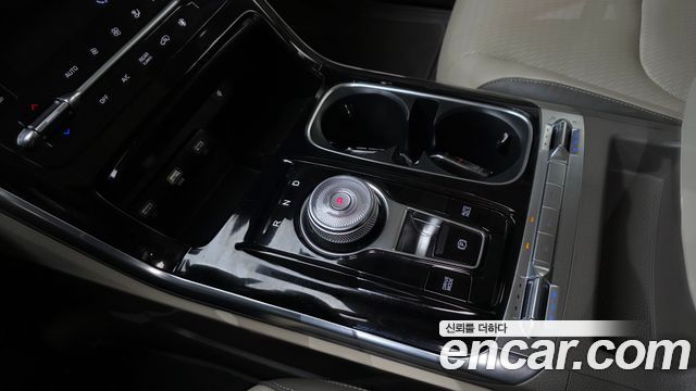 Kia Canival 2023 — photo 9