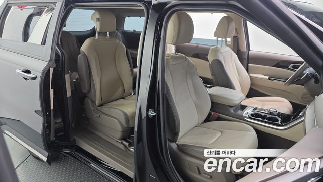 Kia Canival 2023 — photo 12