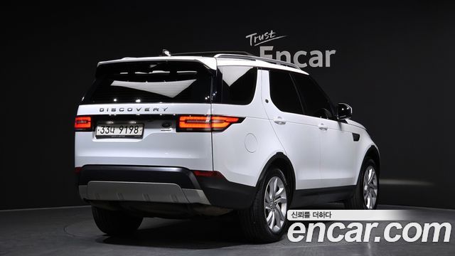 Land Rover Discovery 2017 — photo 2