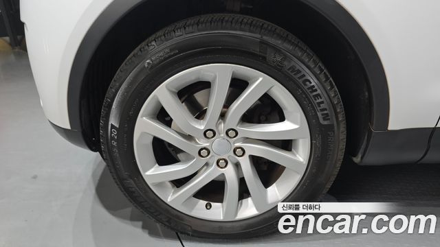 Land Rover Discovery 2017 — photo 5