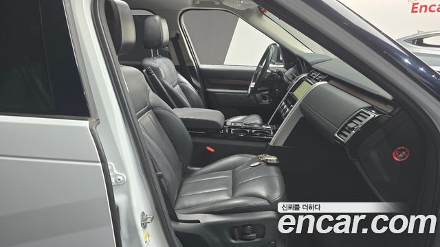 Land Rover Discovery 2017 — photo 10
