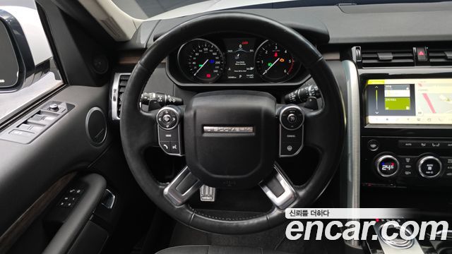 Land Rover Discovery 2017 — photo 14