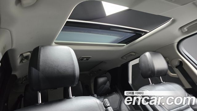 Land Rover Discovery 2017 — photo 19