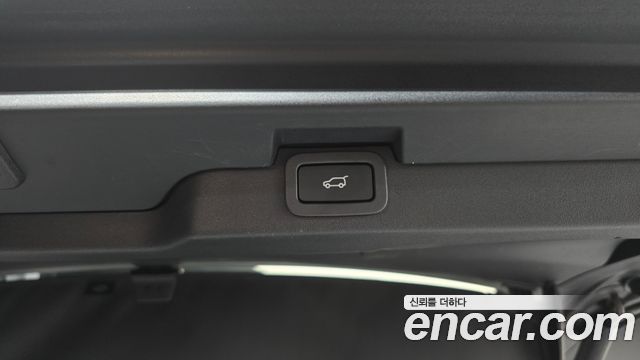 Land Rover Discovery 2017 — photo 20