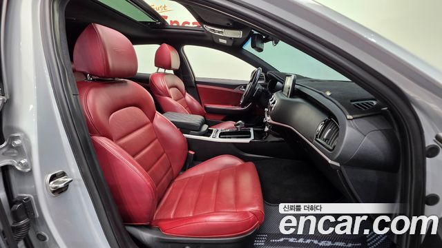 Kia Stinger 2018 — photo 10