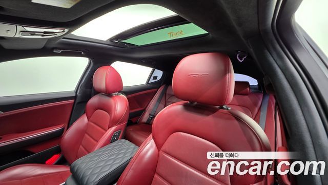 Kia Stinger 2018 — photo 12
