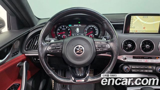 Kia Stinger 2018 — photo 15