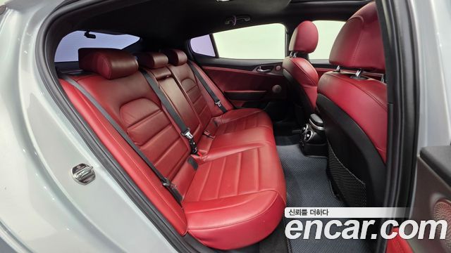 Kia Stinger 2018 — photo 19
