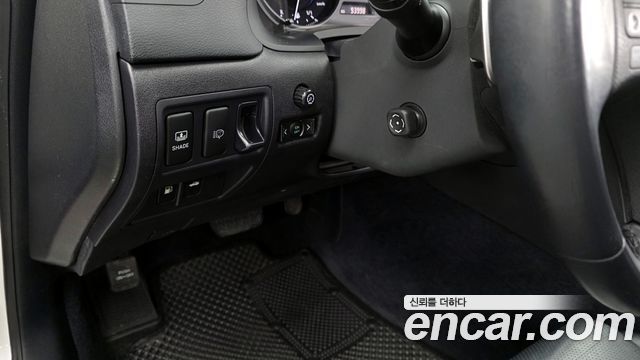 Lexus IS 2010 — photo 18