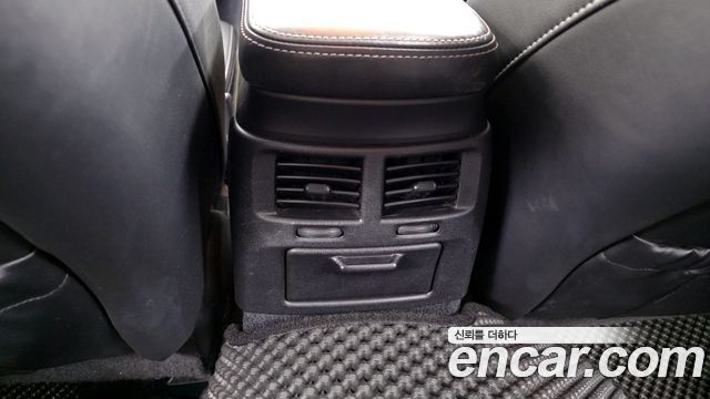 Lexus IS 2010 — photo 19