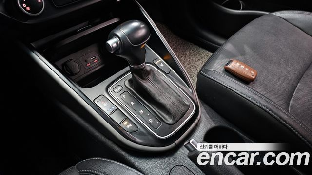 Kia Carens 2018 — photo 9