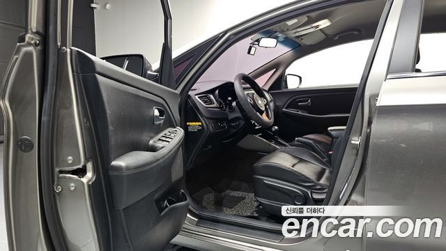 Kia Carens 2018 — photo 10