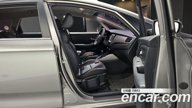 Kia Carens 2018 — photo 11