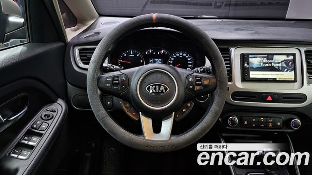 Kia Carens 2018 — photo 13