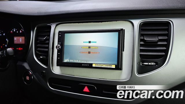 Kia Carens 2018 — photo 14