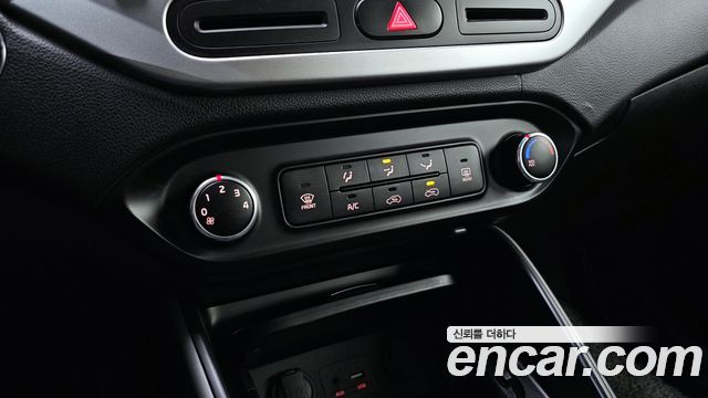 Kia Carens 2018 — photo 15