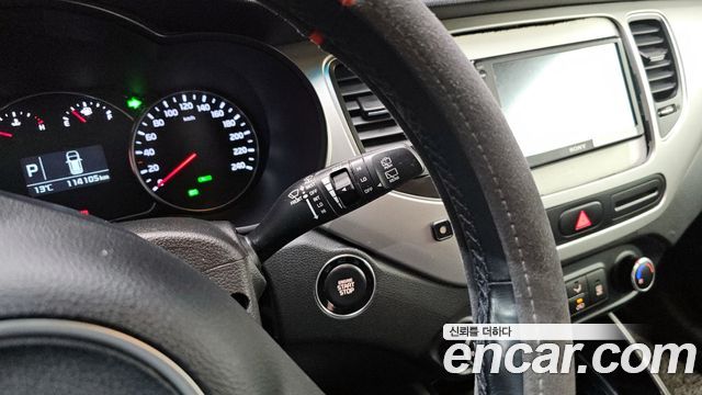 Kia Carens 2018 — photo 16