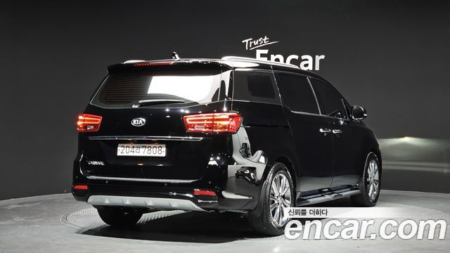 Kia Canival 2020 — photo 2