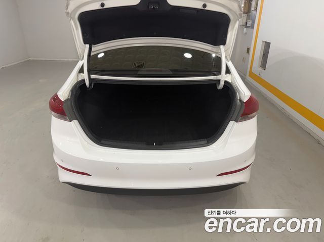 Hyundai AVANTE 2016 — photo 6