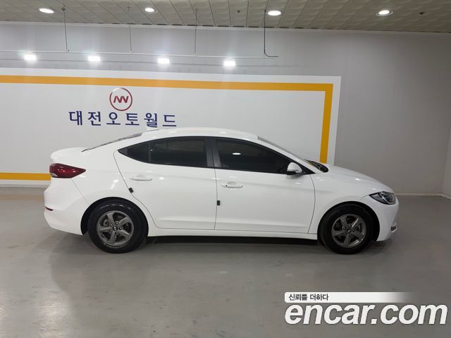Hyundai AVANTE 2016 — photo 8