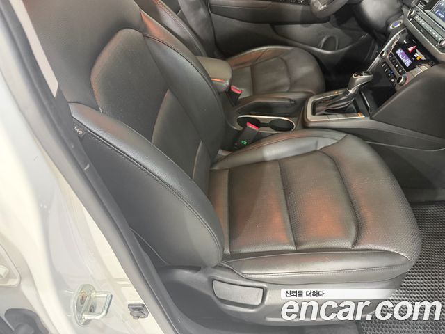 Hyundai AVANTE 2016 — photo 11