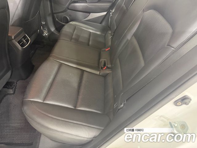 Hyundai AVANTE 2016 — photo 12