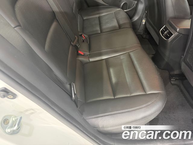 Hyundai AVANTE 2016 — photo 13