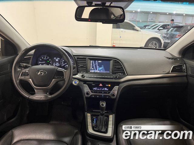 Hyundai AVANTE 2016 — photo 14