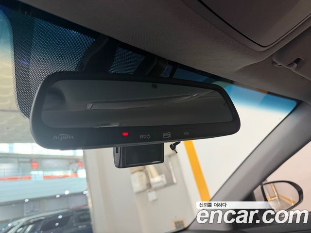 Hyundai AVANTE 2016 — photo 17
