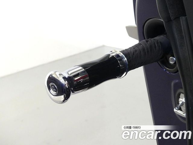 Rolls-Royce Dawn 2020 — photo 17