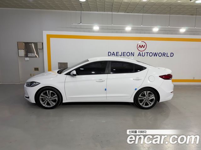 Hyundai AVANTE 2018 — photo 3