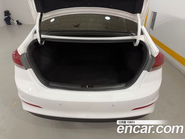 Hyundai AVANTE 2018 — photo 6