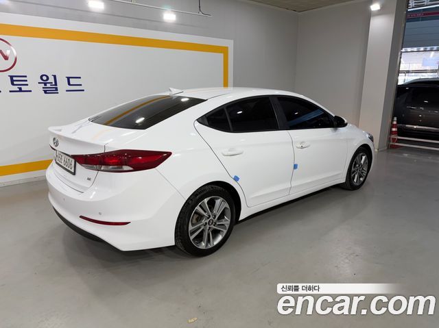 Hyundai AVANTE 2018 — photo 7