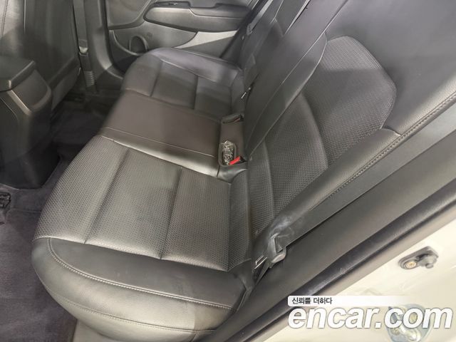 Hyundai AVANTE 2018 — photo 12