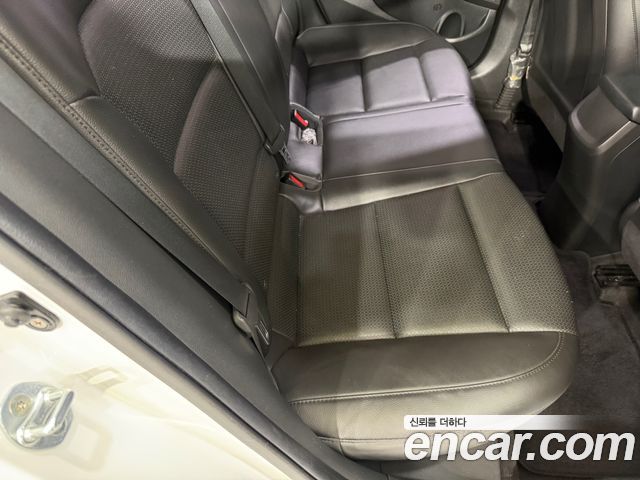 Hyundai AVANTE 2018 — photo 13