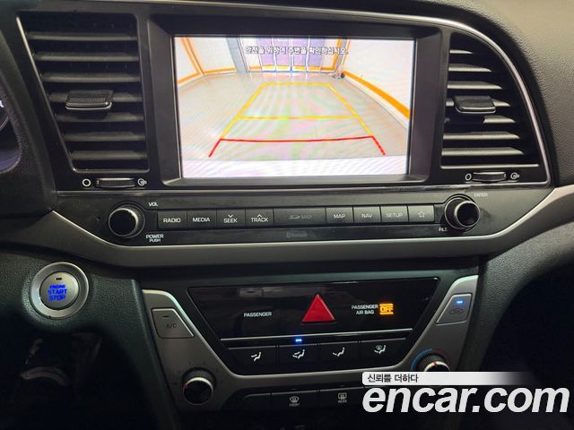Hyundai AVANTE 2018 — photo 15
