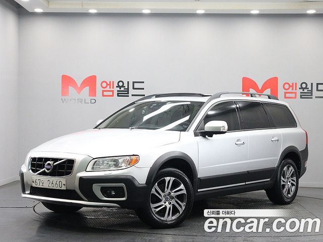 Volvo XC70 2012 — photo 1