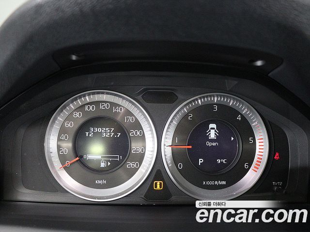 Volvo XC70 2012 — photo 7