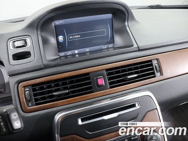 Volvo XC70 2012 — photo 8