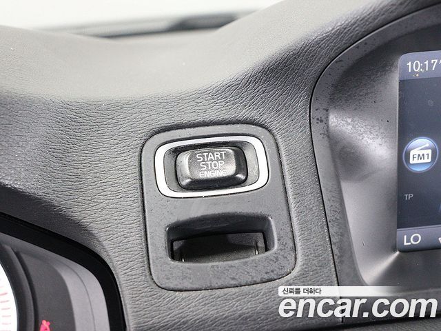 Volvo XC70 2012 — photo 11