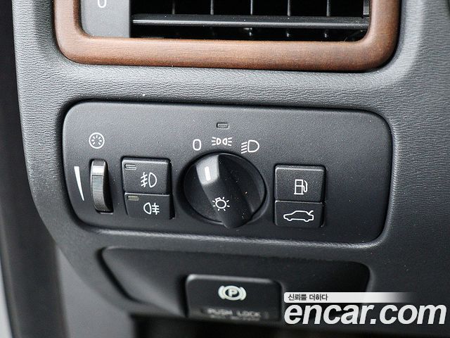 Volvo XC70 2012 — photo 13