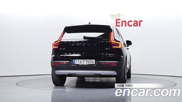 Volvo XC40 2022 — photo 4