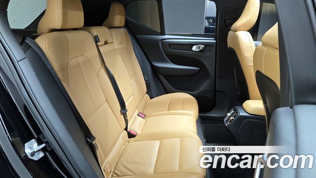 Volvo XC40 2022 — photo 12