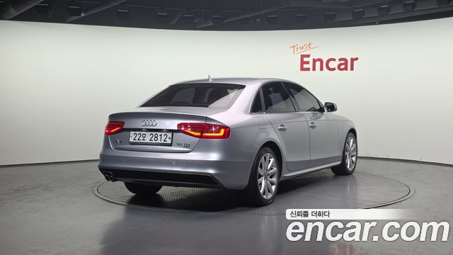 Audi A4 2015 — photo 2