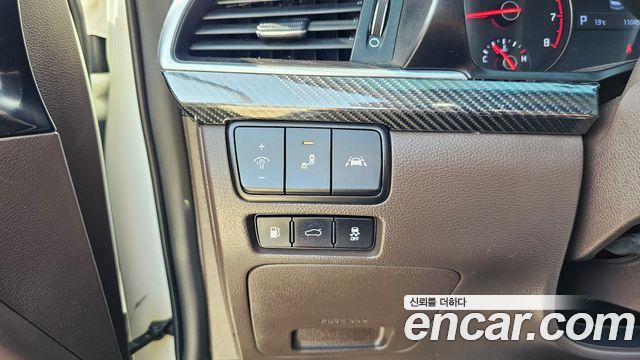 Kia K7 2016 — photo 14