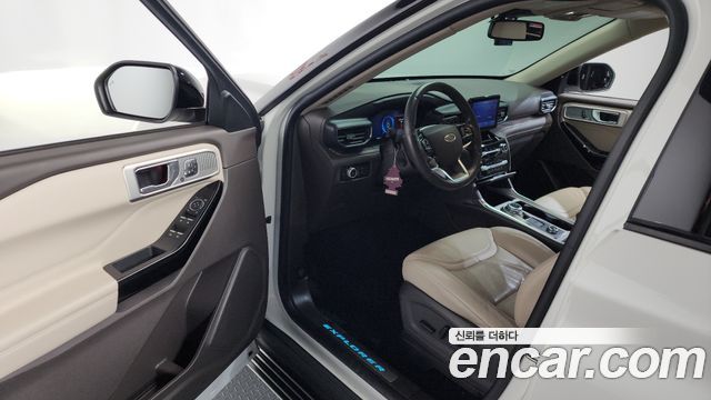 Ford Explorer 2021 — photo 10