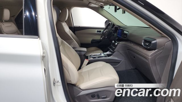 Ford Explorer 2021 — photo 11