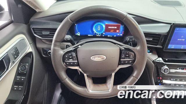 Ford Explorer 2021 — photo 13