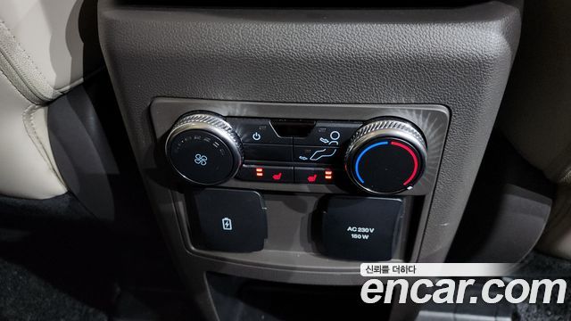 Ford Explorer 2021 — photo 19