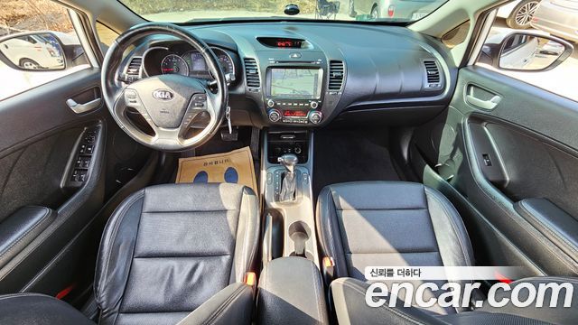 Kia K3 2015 — photo 7